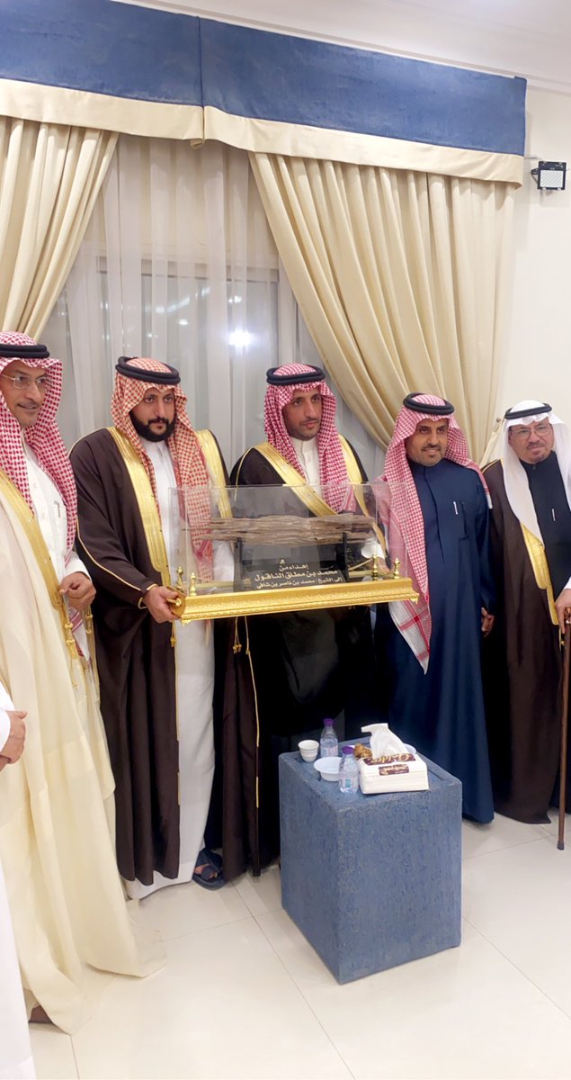 محمد منصور (@mmhmalsubaie) on Twitter photo رمز الكرم اخوي الغالي / محمد بن مطلق الناقول . <a href="/Naqool/">محمد مطلق الناقول</a>
في ضيافته هذا المساء الشيخ / محمد بن ناصر بن شافي . وصحبه الكرام
مرحبا ومسهلا رمز الكرم اخوي الغالي / محمد بن مطلق الناقول . <a href="/Naqool/">محمد مطلق الناقول</a>
في ضيافته هذا المساء الشيخ / محمد بن ناصر بن شافي . وصحبه الكرام
مرحبا ومسهلا
