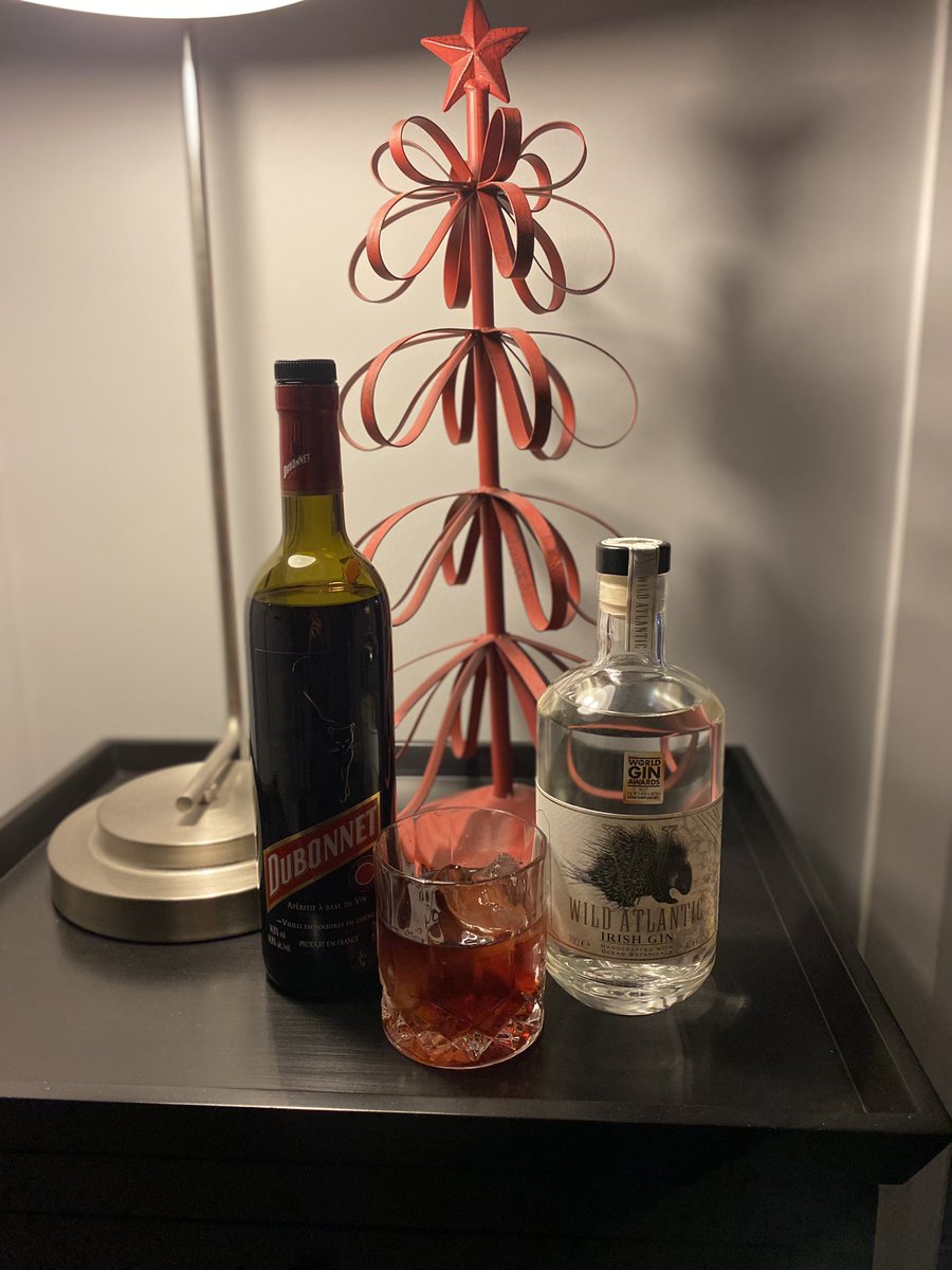 NeilMcalpine's tweet photo. @sextedmyboss @jordannorth1 @williamhanson it’s taken long enough, but after a long time listening, have finally managed to try a G&amp;D, the D is sooooooo tough to find over here. Sláinte and Nollaig Shona 🎄 https://t.co/V8IwXBEvna