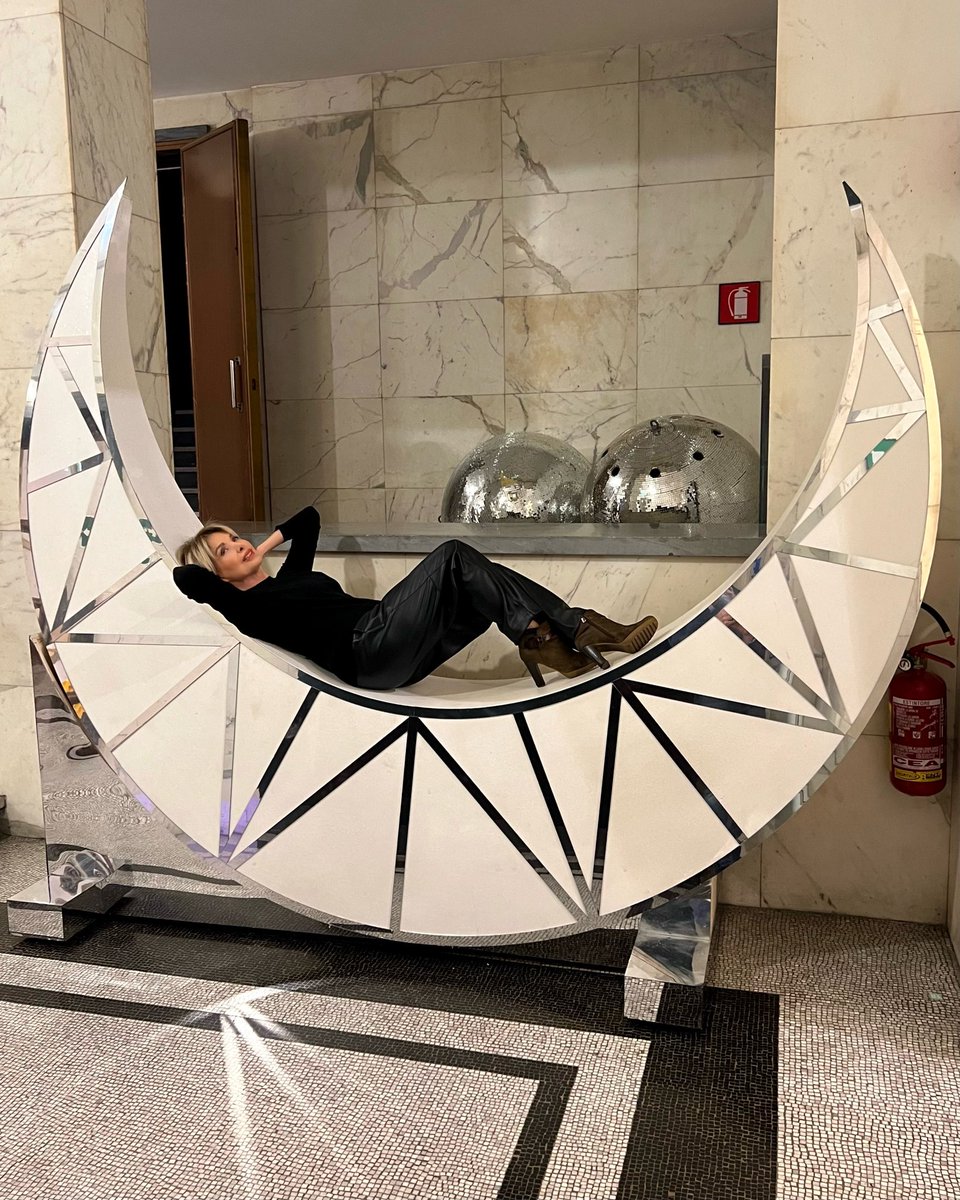 FlaviMarta's tweet photo. 🎶 Non voglio mica la luna… chiedo soltanto di essere ripescata da te, na-ah-ah! 🎶 😝

Amici e amiche, domani alle 19.45, sui profili social di @Ballando_Rai, sarà pubblicata la card mia e di @aletripoli87: votateci!

#MartaFlavi #LucaUrso #BallandoConLeStelle #Rai1 @RaiUno https://t.co/lbMTnMIP5i