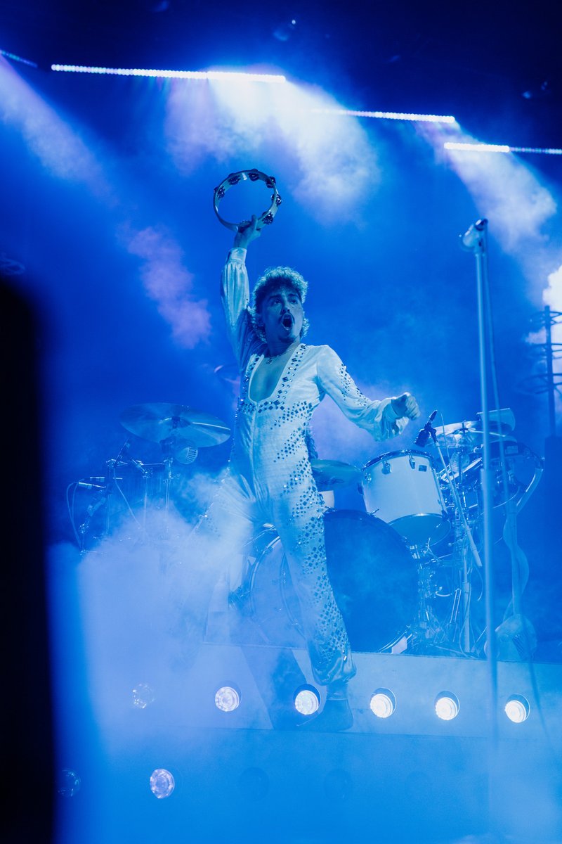 GretaVanFleet's tweet photo. Tonight, we join @Metallica  for The Helping Hands Concert, a very special show benefiting the @AWMHFoundation. The event will stream live on @paramountplus starting at 5:30PM PST. Whether here in person or watching from home, thank you all for your charitable support. https://t.co/hDOXJOUpki