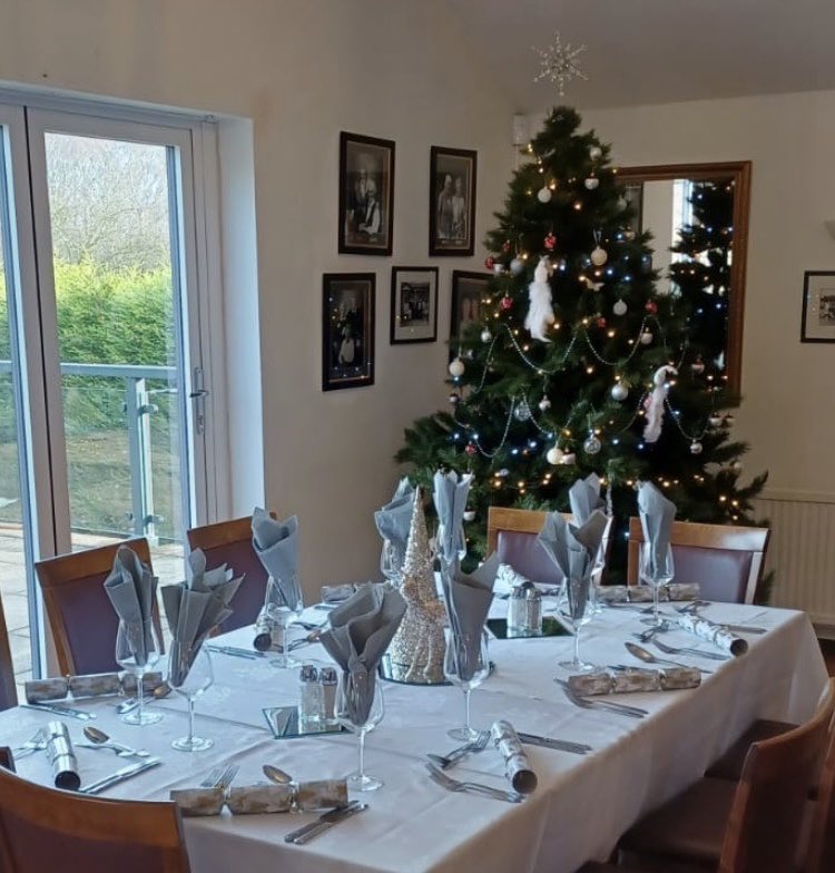 It’s definitely starting to look like Christmas 🎄 at Astbury Golf Club 😀🎅🏻 #cheshiregolf #golflifestyle