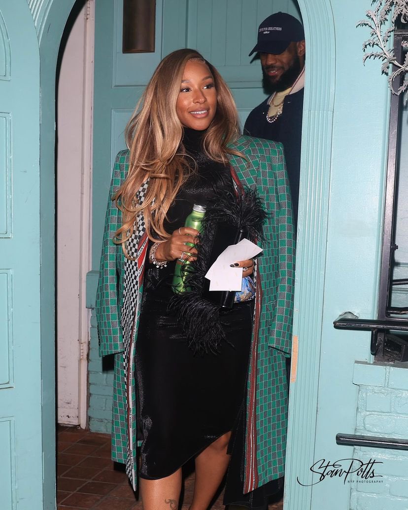 LeBron and Savannah leaving Rich Paul’s birthday dinner last night in LA
