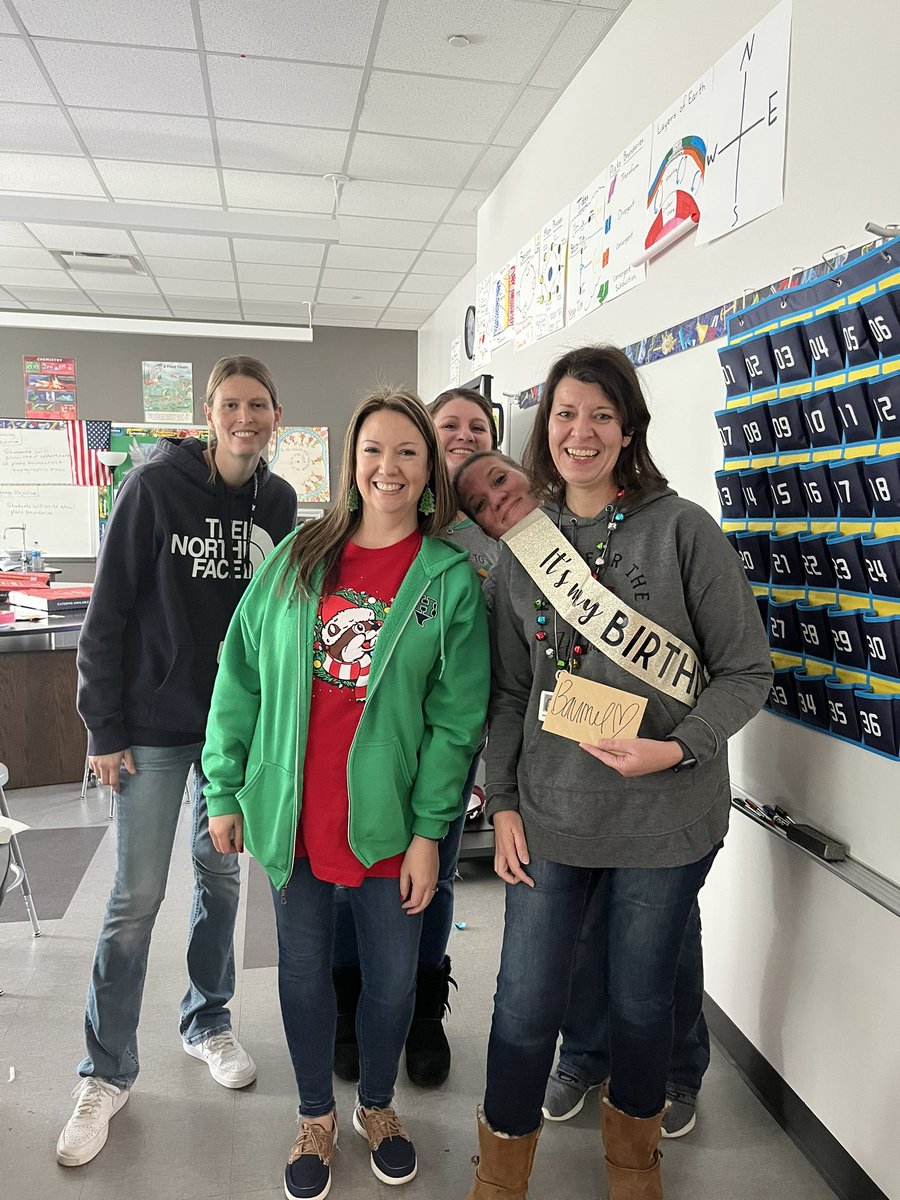 HofiusSunshine's tweet photo. Some of our December birthday shoutouts!! 🎉 Sending L💛VE to @MrsEvangelinaD, @BeverlyHarper16, @baumel_dawn, and @MariseAwad!! We love y’all and hope you have the best birthday &amp; also the best Winter Break!! ❤️💚 https://t.co/ftSoqOj29f