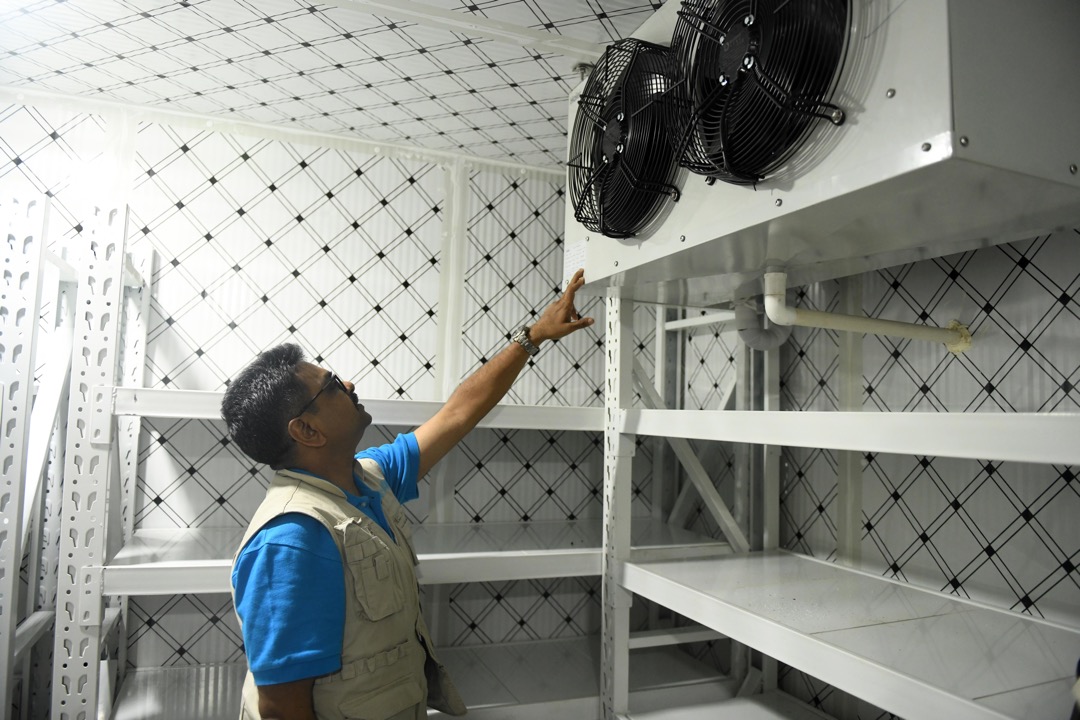 UNICEFGhana's tweet photo. More than 2 million residents of Ghana’s Northern Region will benefit from the newly-installed 𝐰𝐚𝐥𝐤 𝐢𝐧 𝐜𝐨𝐥𝐝 𝐫𝐨𝐨𝐦.

The cold room which includes a new power generator will ensure vaccines are kept safe for children &amp; families in the region.

#ForEveryChild, vaccines. https://t.co/TSpt2ZCLKa