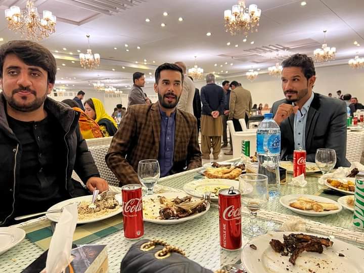 WaqasMengalOff's tweet photo. کمانڈر 12 کور کی جانب سے کویٹہ کلب میں دعوت کا اہتمام
۔
#engrwaqasmengal #BalochistanStars #Core12 #QuettaClub #NWB #nsw #youthactivities https://t.co/77U8LVdgWB