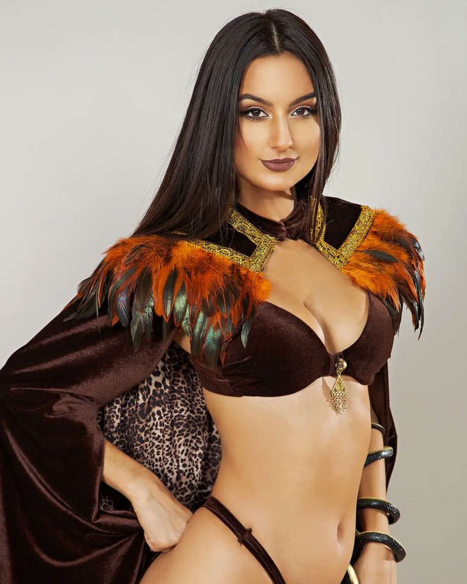 Emir03059556's tweet photo. I watched, I came, I voted for @Eliza22Ibarra for the #AVN @AVNawards https://t.co/H5J0RsHEZY https://t.co/CsMztGv7Si