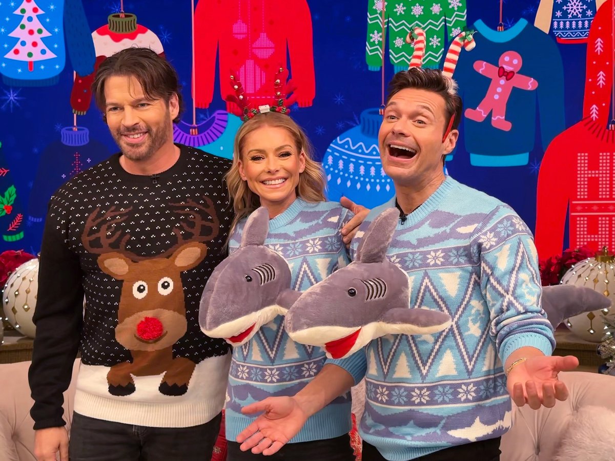 HarryConnickJR's tweet photo. always a great time with my friends @LiveKellyRyan! thanks to everyone who tuned in to see our crazy holiday sweaters! https://t.co/wDV54SGvRD