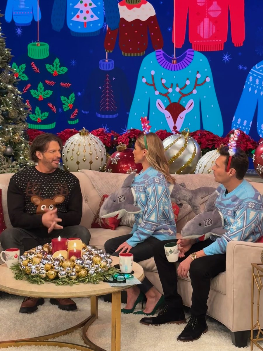 HarryConnickJR's tweet photo. always a great time with my friends @LiveKellyRyan! thanks to everyone who tuned in to see our crazy holiday sweaters! https://t.co/wDV54SGvRD