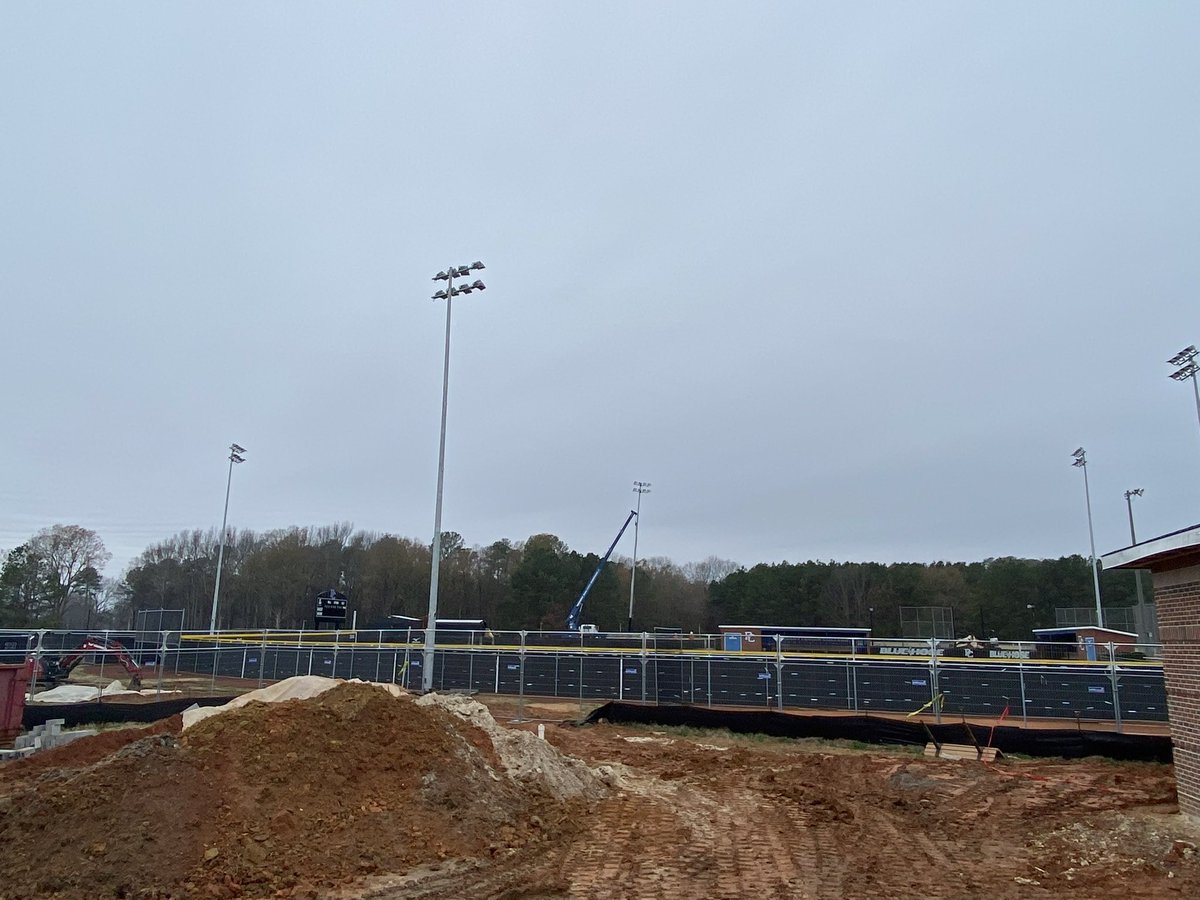 BlueHoseSB's tweet photo. 🏗 Construction Update 🚧 This week we hit the highlights. Concrete Pad was poured for the Grandstands. Light Poles were installed for the new LED Lightning System. Covered Hitting Facility was built in the footprint of the old cages. https://t.co/QhC5tqaHaz
