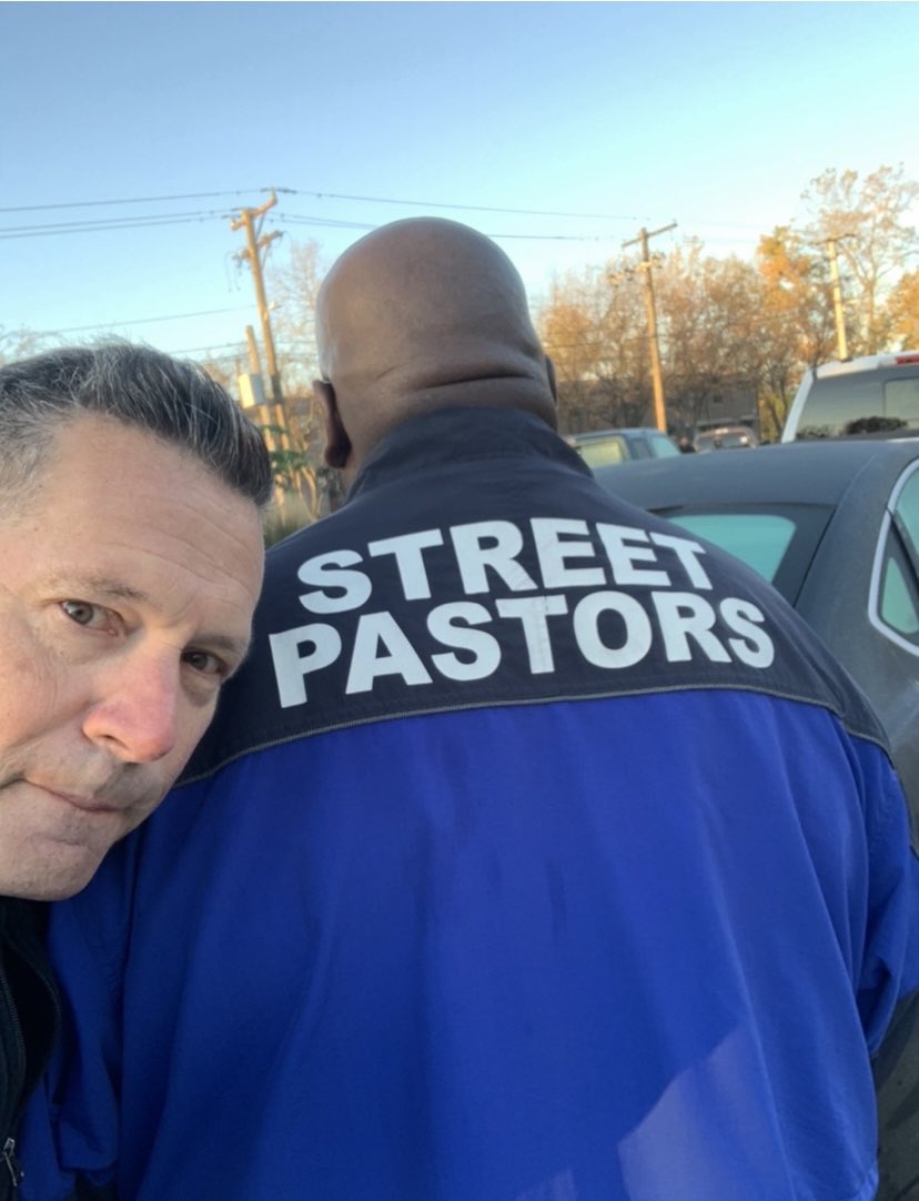 ramblin_ray's tweet photo. I’ve got his back and he’s got mine! I’m proud that @sltionsnresrces has faith in me to help in a bigger role next year with Chicagos street pastors .
The work they do in #Chicago is priceless #doingood https://t.co/bI7hq4nPTu