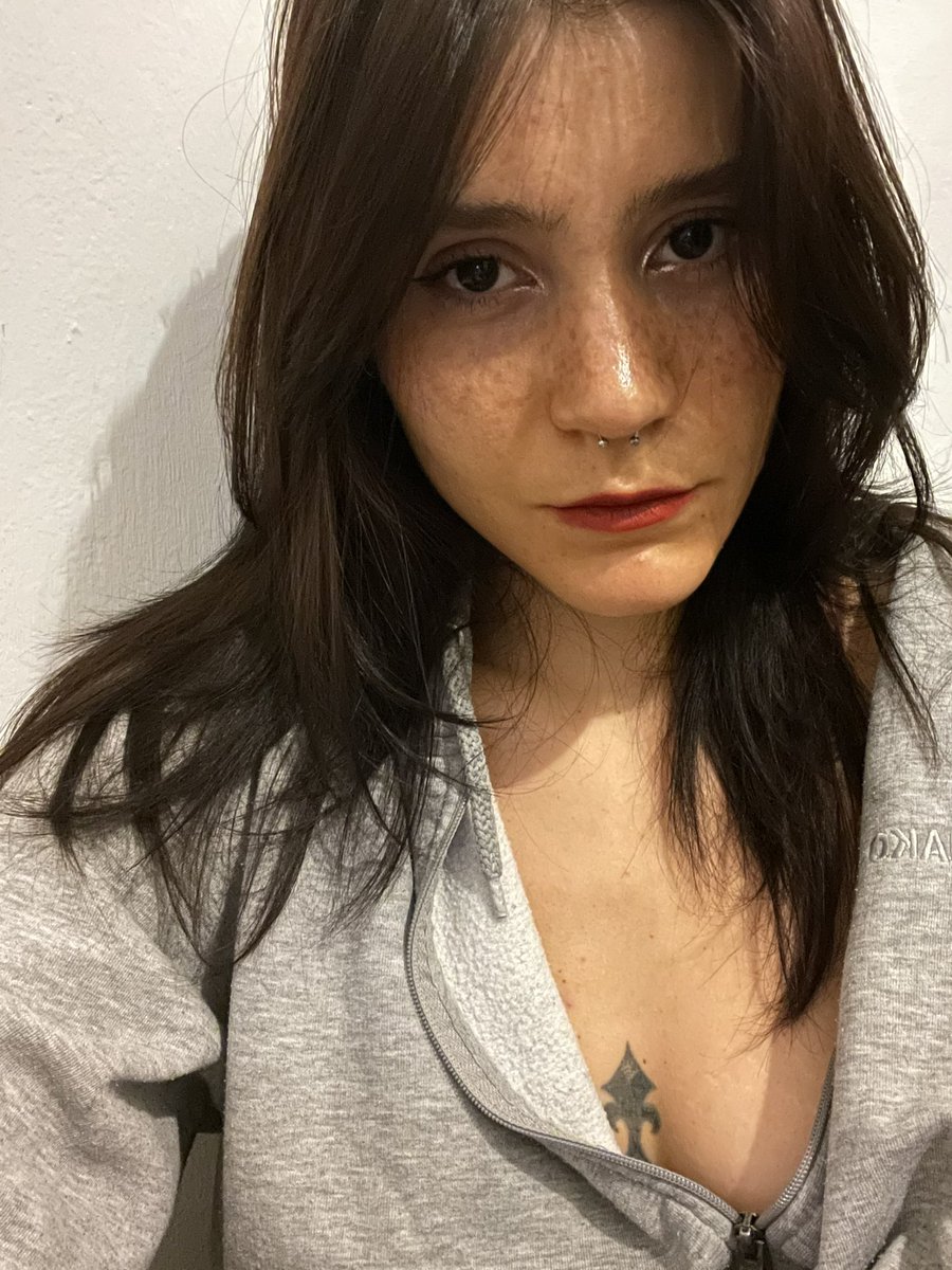 beemySugarDD's tweet photo. Moneymiss 💸 chimica 👩‍🔬 NO REAL ❌https://t.co/hgvh4kR7b2

Vi basta guardarmi per sentirvi dominati, tenuti al guinzaglio e strozzati dal desiderio di coprirmi di soldi per sentirvi meno spazzatura. 

Cosa aspettate? 

https://t.co/Z2wcNsSqe7 https://t.co/I5YS8alqSG