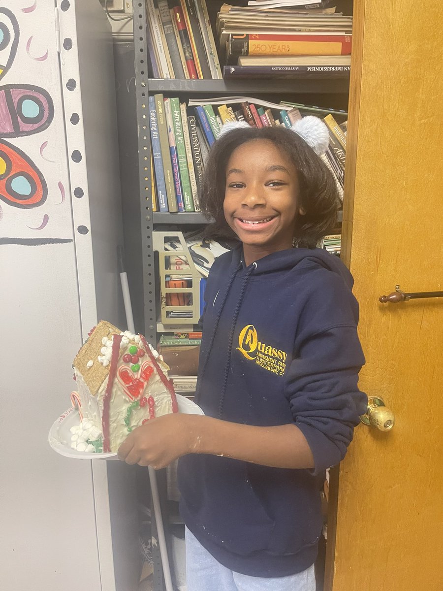 icsartsmart's tweet photo. Today was candy house Friday. We had a lot of fun. @mrsdangelo_ICS @icschool_online @MsPICS2 https://t.co/xtqvfnotFj