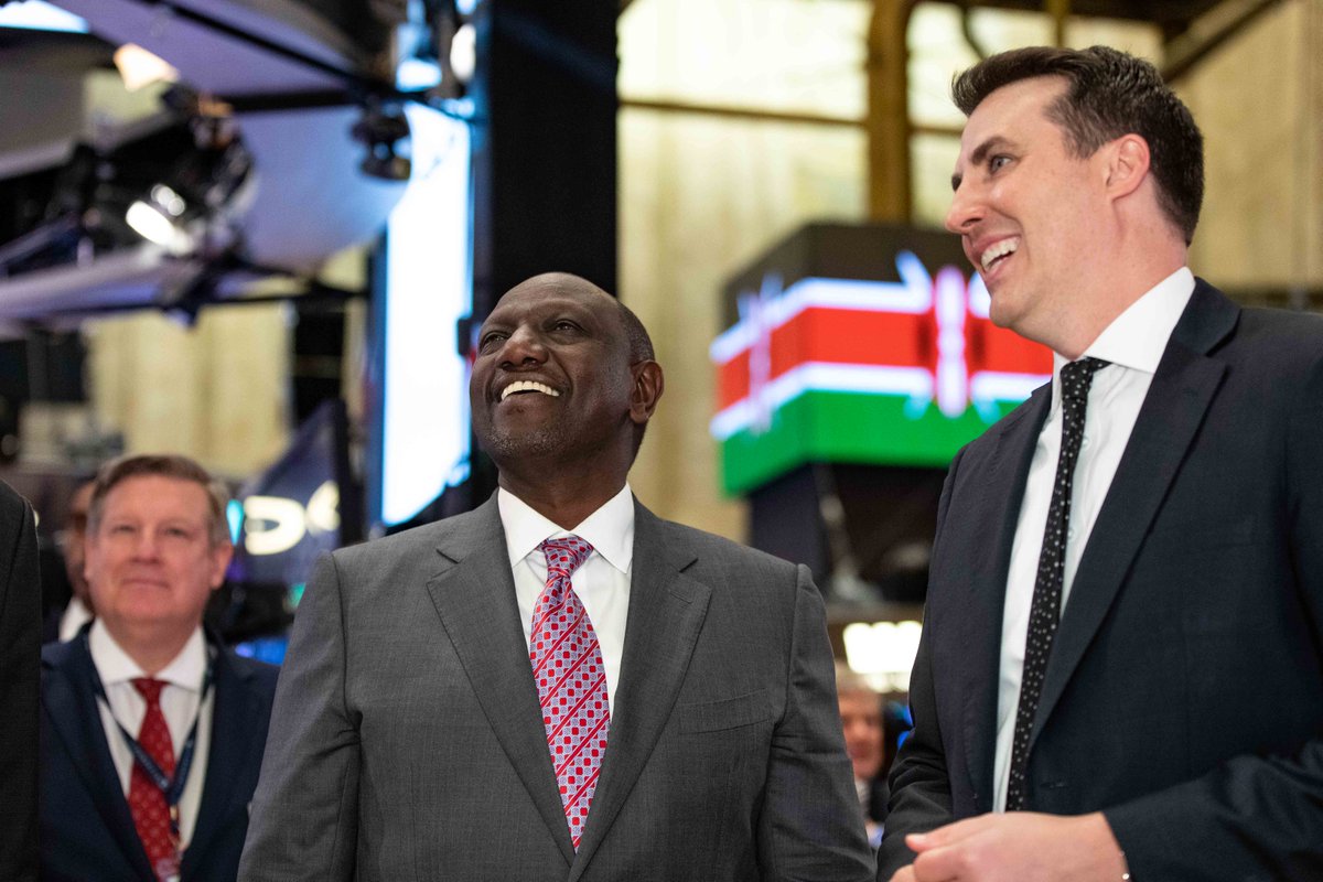 The NYSE was honored to welcome the President of the Republic of Kenya, @WilliamsRuto to ring our Closing Bell. 🇺🇸🤝🇰🇪 #NYSEInstitute