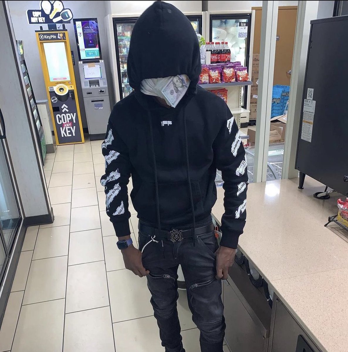 active4q's tweet image. 🤩🤫