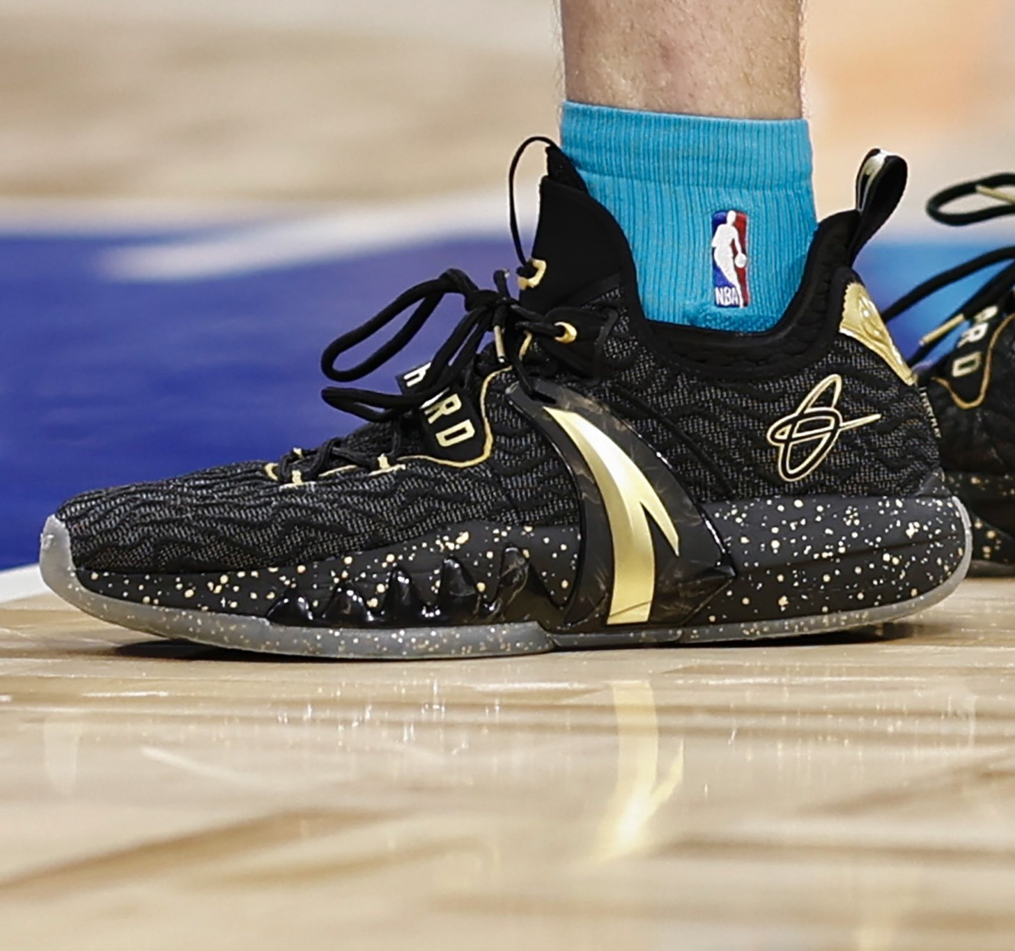 Gordon hayward clearance sneaker deal