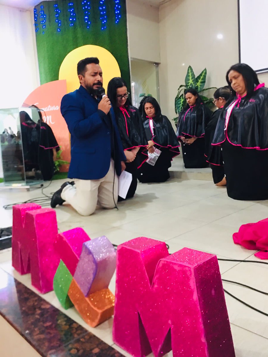 wallacermachado's tweet photo. As mulheres do Distrito de Compensa 3 concluíram o Curso de Liderança e foi realizado uma linda cerimônia de formatura 🎓 em nossa sede do Distrito.
O M.M. está a todo vapor com essas mulheres mais capacitadas para cumprirem a Missão.
Deus seja louvado!
#DistritodaCompensa3 https://t.co/wQeWCgPtxs