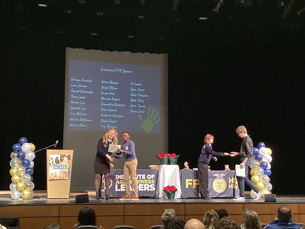 a boring world XI tweet media