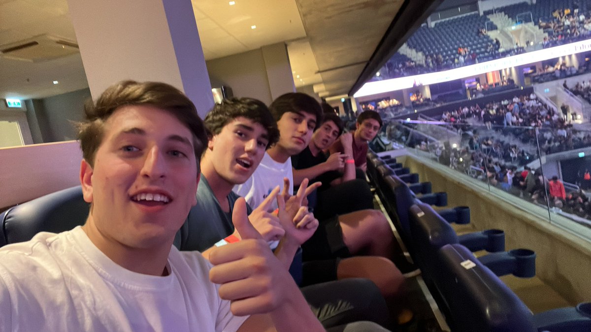 Facushaw__'s tweet photo. #YSYAEnAntelArena https://t.co/E9UVeAhdNn
