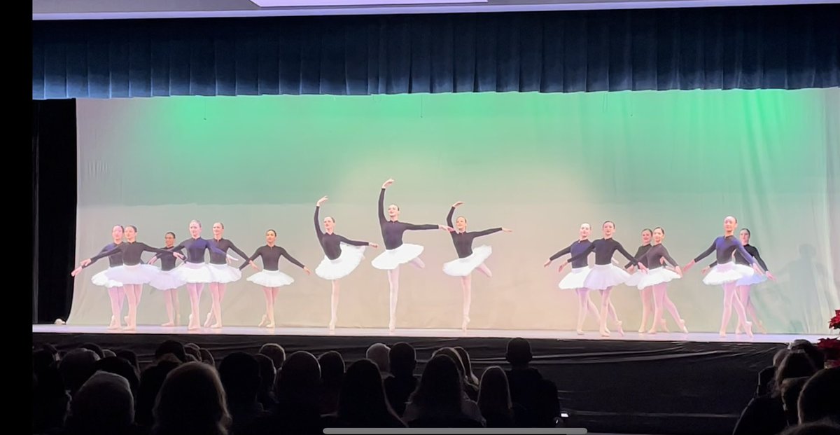 Denise Manganello tweet media