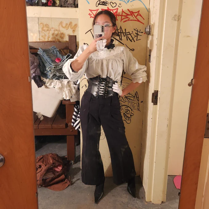 fit and makeup for the arts show!!!!! we just started aahhhh !!! 