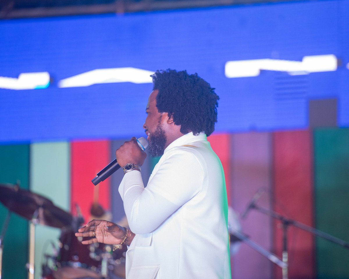 ConsulTee_Ideas's tweet photo. #AKCAROLSFEST2022
@SonnieBaduuk doing great ❤️
Awesome ministration that was,❤️
#AkwaIbomTwitter https://t.co/sNz4ZYLL02