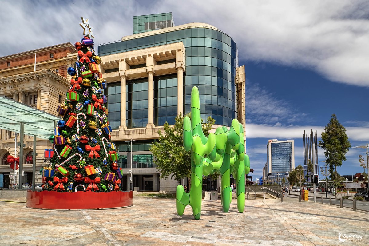 Christmas in the city... :). <a href="/perthisok/">Perth is OK</a> <a href="/perthlife_/">Perth Life</a> @RTPerth <a href="/Perth_Today/">Perth Today 🇦🇺</a> <a href="/perthnow/">PerthNow</a> <a href="/abcperth/">ABC Perth</a> @10NewsFirstPER <a href="/9NewsPerth/">9News Perth</a> <a href="/sunriseon7/">Sunrise</a> <a href="/DestPERTH/">Destination Perth</a>