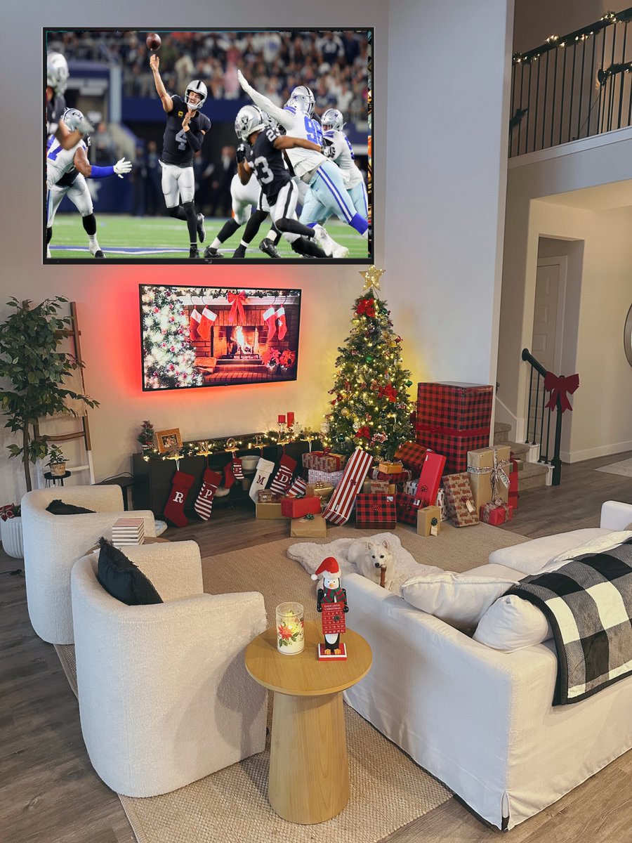 hxttrr's tweet photo. @itsrachryan add the 80 inch and im there 😳 https://t.co/JQJLsO2bxx