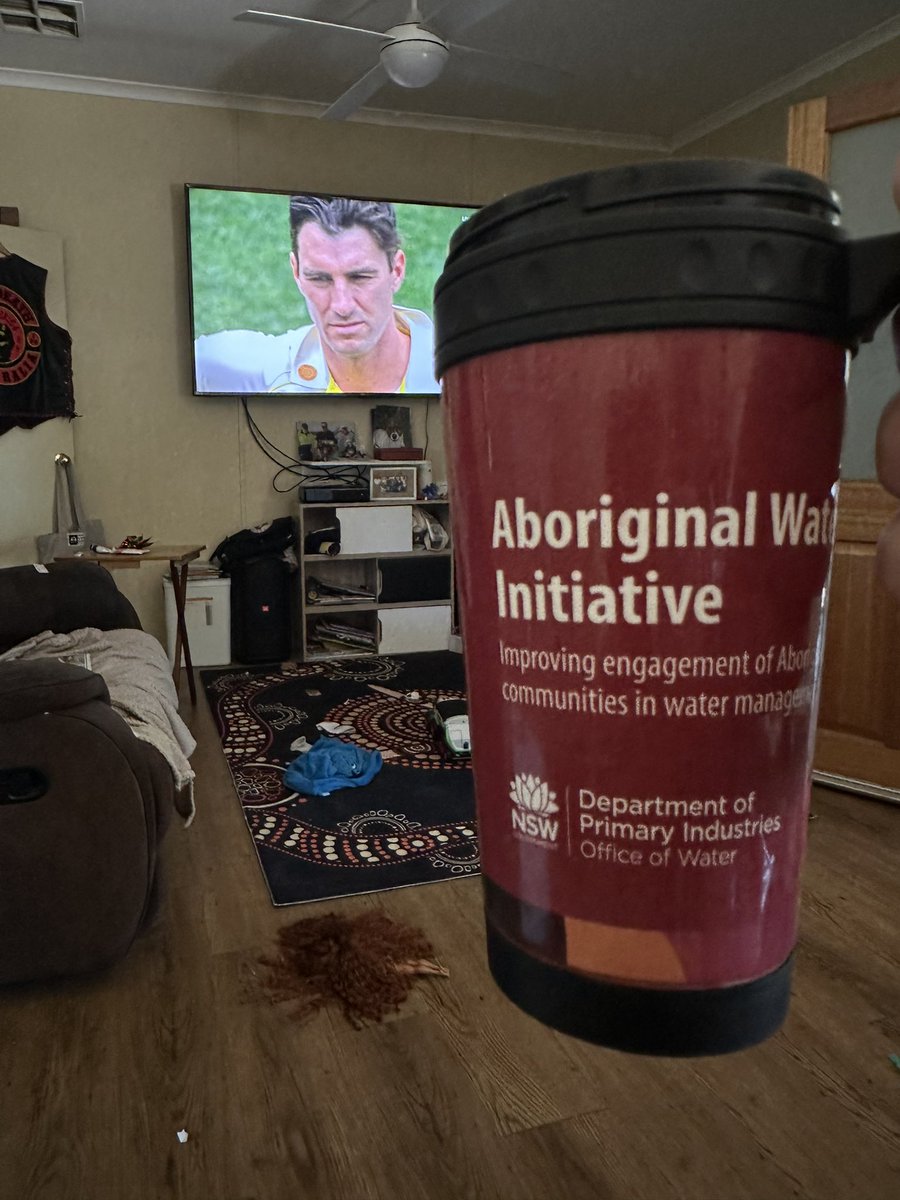 Cricket time and found this at dads place in hay <a href="/bradmoggo/">Bradley Moggridge (PhD)</a>