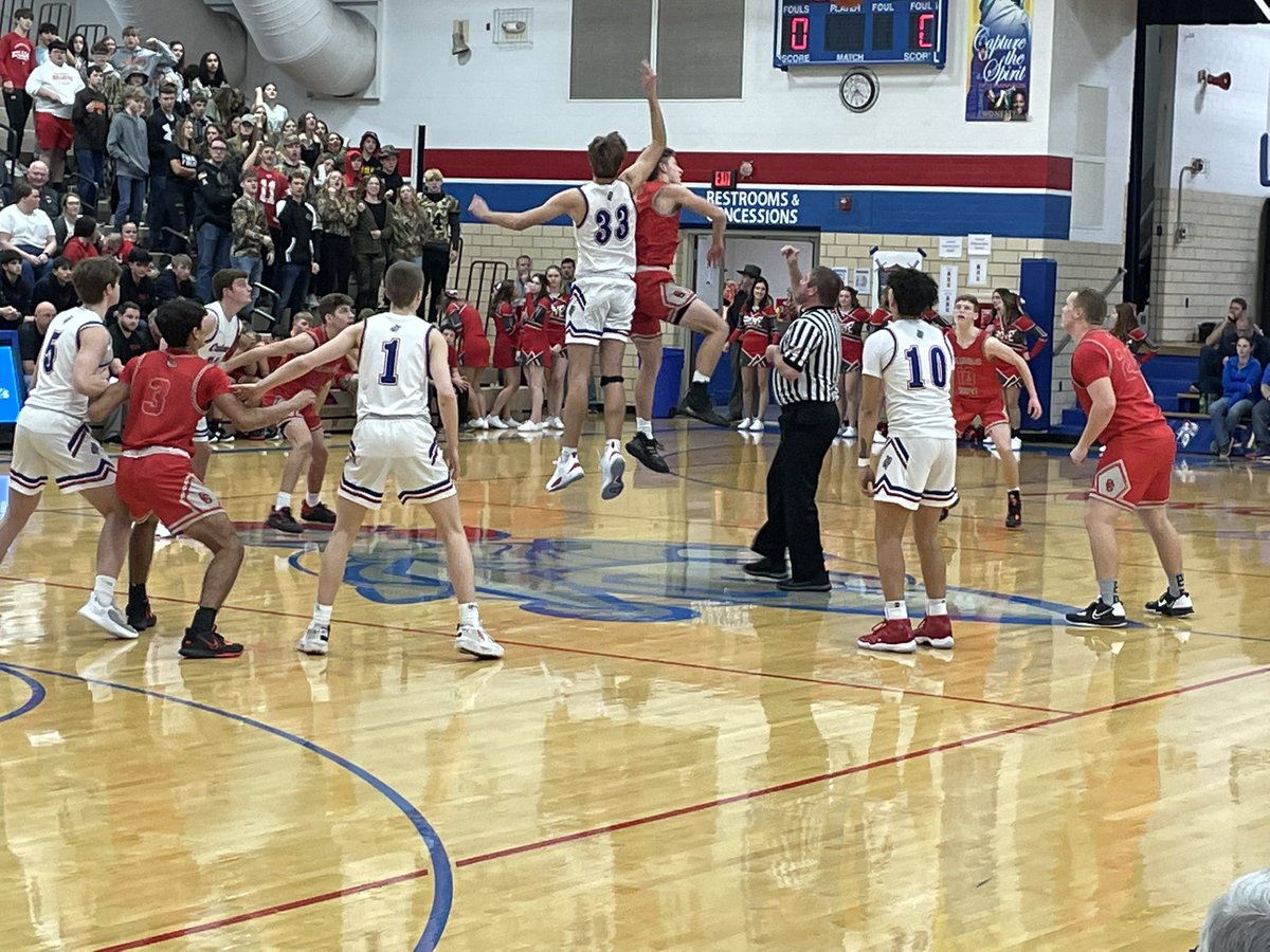 We’re underway at the Ray CG vs CV. Toss by Kris Ewald.