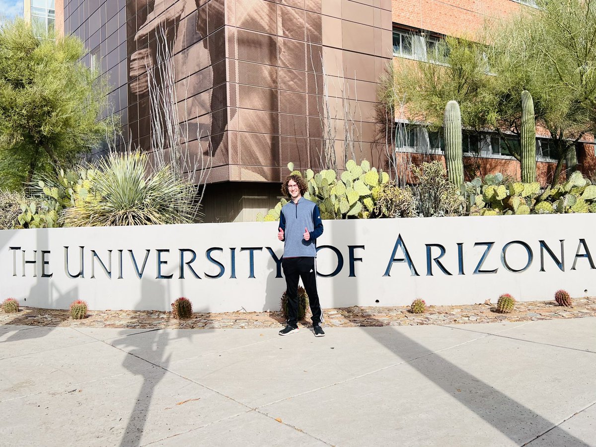 HollyKjeseth's tweet photo. University of Arizona class of ‘22. So proud @bakjeseth https://t.co/nUIeS1FPE2