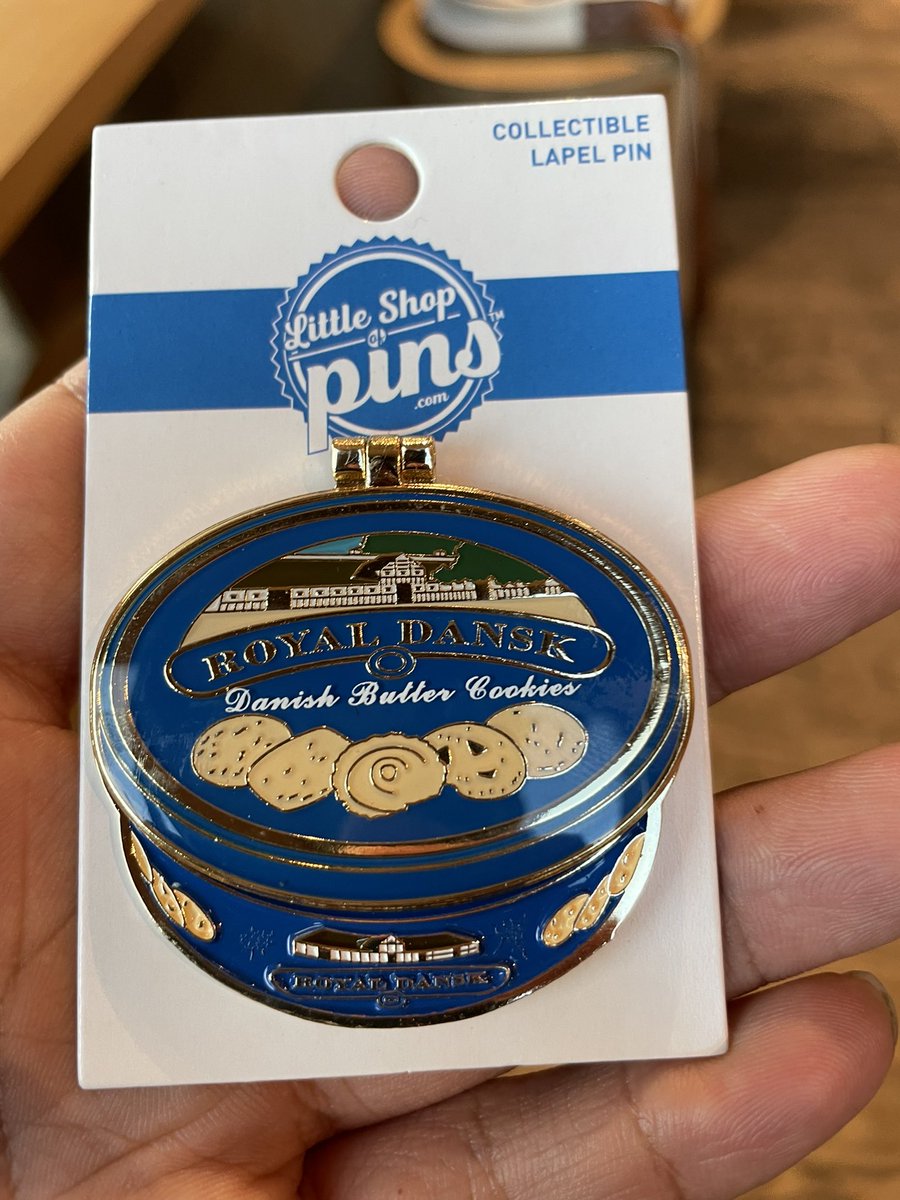 frankshyong's tweet photo. A cookie tin pin, no cookies obv, from Filipino art popup shop at @HifiKitchen https://t.co/uKkX8sQsbu
