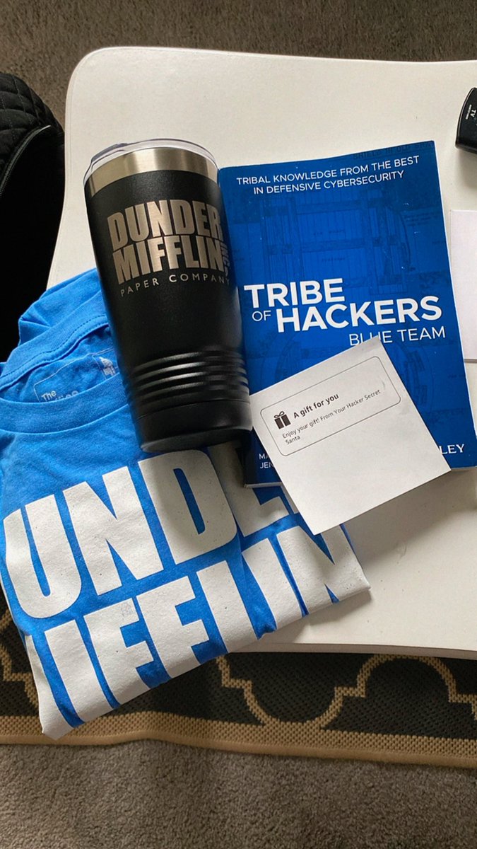 jaidbarrett's tweet photo. Thank you to my #hackersecretsanta for the Book & Dunder Mifflin gifts 😃😃😃 https://t.co/yMzpTWLSnz