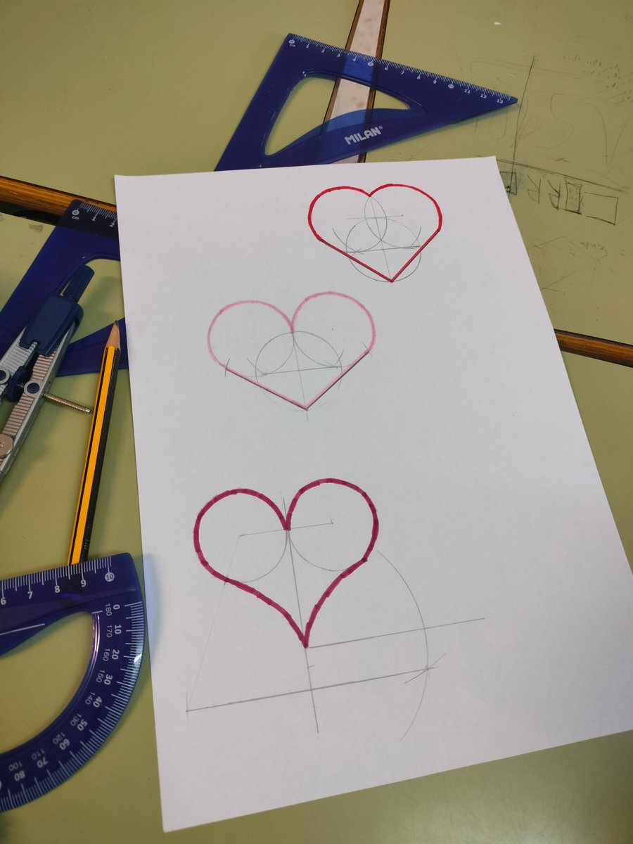 FranciscanasCor's tweet photo. En clase de  ̷D̷i̷b̷u̷j̷o̷ ̷T̷e̷c̷n̷i̷c̷o̷ de 𝓑𝓪𝓬𝓱𝓲𝓵𝓵𝓮𝓻𝓪𝓽𝓸, trabajamos siempre muy concentrados! Y con este pequeño trabajo, os deseamos unas fiestas llenas de 🅰🅼🅾🆁
.
#SomosFranciscanas #STEM #AtuLado #DibujoTecnico https://t.co/xsFNQG7tOy