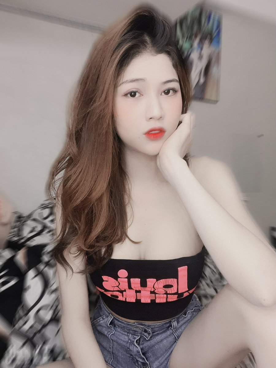 PeVy2001's tweet photo. Bé nhớ mấy anh 🍌 sét kèo vs bé đi https://t.co/qKEeuBdjtn