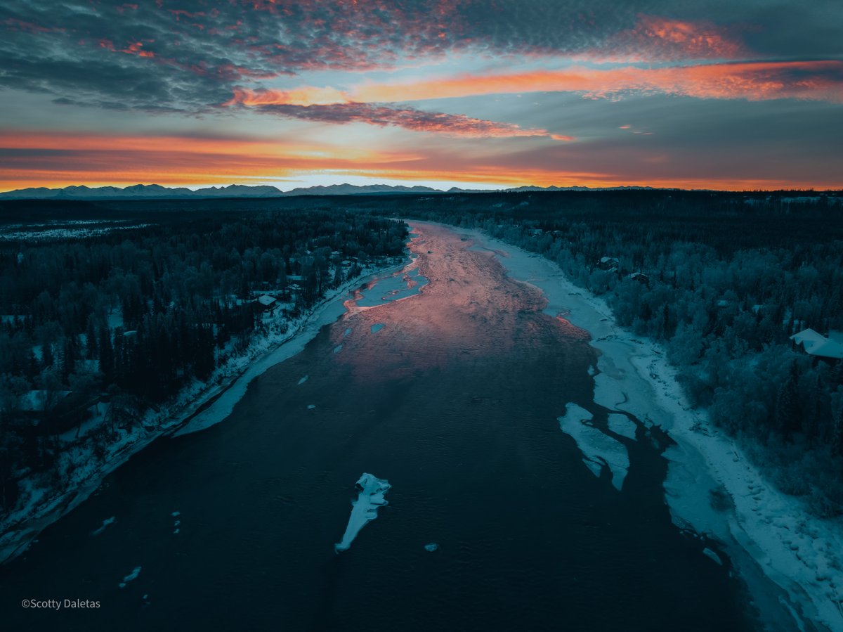 DriftKenai's tweet photo. The Kenai River on a cold -10 degree morning #kenairiver https://t.co/snz8WLYgW4