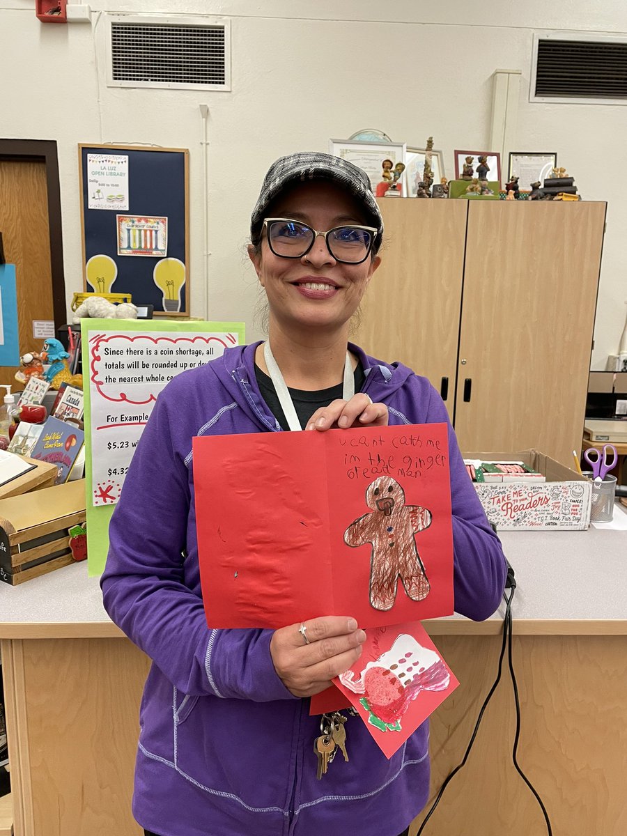 ElementaryLuz's tweet photo. Welcome La Luz families to our La Luz Literacy night and Scholastic Book Fair! Lots of great books and Make a Holiday Card with your families and look at the Holiday posters! Fun for all! https://t.co/QLYeSx6aaS