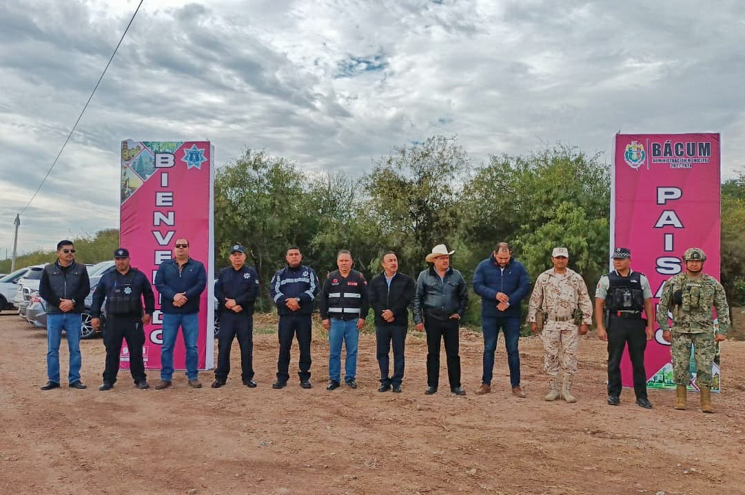 EnriquezTolano's tweet photo. Inicia el operativo "Bienvenido Paisano". Agradezco a las corporaciones de Seguridad; Federal, Estatal y Municipal.
Siéntanse tranquilos al transitar por Bácum, un lugar seguro para sus habitantes y para aquellas personas que cruzan, sobre todo en éstas épocas.
@SonoraSeguridad https://t.co/Uw7RPYjLDu