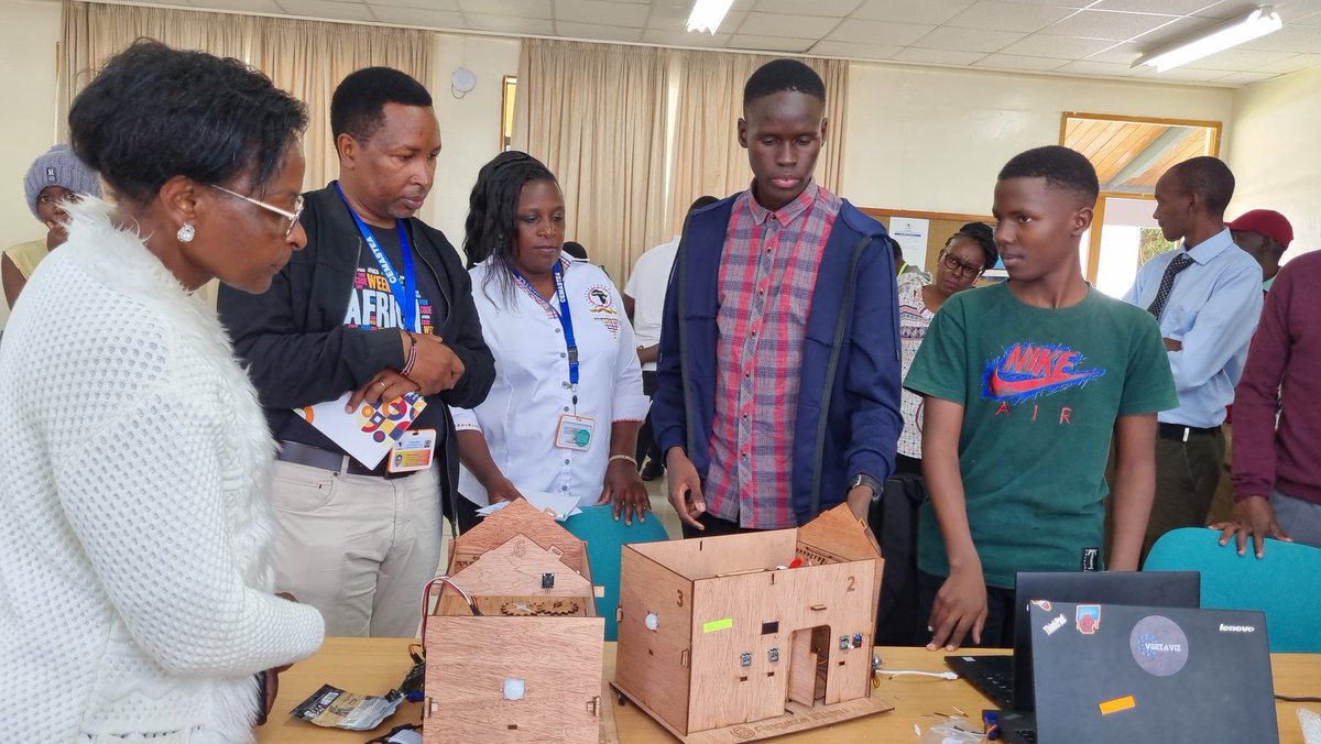 Angaza Elimu tweet media