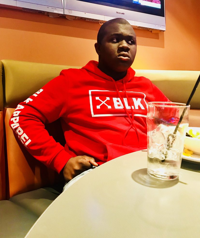 BLKApparelNYC's tweet photo. Fly save. #blkapparel #AmericanAirlines #travelphotography #blkapparelhoodies #today #myblkapparel #flysave #laguardia #red #ootd #ootdfashion #streetwear #hypebeast #streetfashion #apparelbrand #potd #menswear #unisexfashion #mensfashion #styleblogger #fashionblogger https://t.co/UMLuEpkZCI