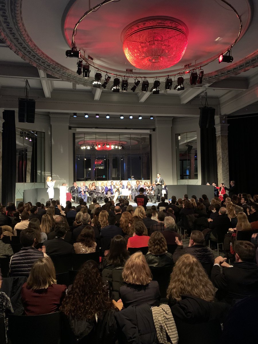 Cierre de campaña #Gracias <a href="/AhoraAbogacia/">Ahora Abogacía</a> <a href="/ospinadecano1/">Ospinadecano</a> <a href="/Juango_Ospina/">Juan Ospina</a> de nuevo en uno de los lugares míticos y favoritos #Madrid <a href="/cbamadrid/">Círculo de Bellas Artes - Casa Europa</a> vamos a convertirnos en la capital mundial del derecho. Fashion ❤️‍🔥 Law