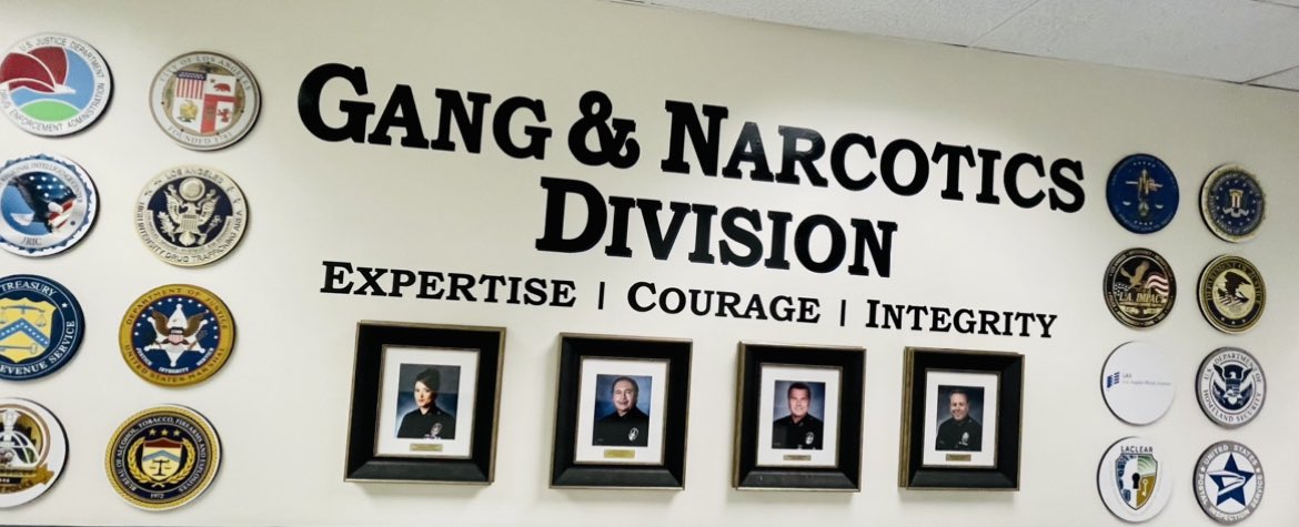LAPDCARRANZA's tweet photo. Not in the News! Los Angeles Interagency Metropolitan Police Apprehension Task Force #LAIMPACT honors GND Group 4 with Director's & Investigator of the year🏆 YTD #GND seized 1,100 Kilos #Cocaine, 8,092 lbs #Meth,39 Kilos #HEROIN, 330 Kilos & 2,700,000 #Fentanyl pills, $2M! #LAPD https://t.co/GItklv35ar