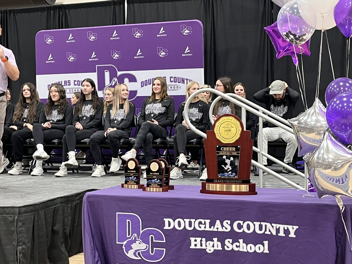 CountyADShuck's tweet photo. Celebrating our State Champions today - The cast and crew of “The 39 Steps” and our Class 5A Cheer champions. What a GREAT WAY to end our first semester!! #HuskiePROUD #CountOnCOUNTY https://t.co/Coa6HeCERY