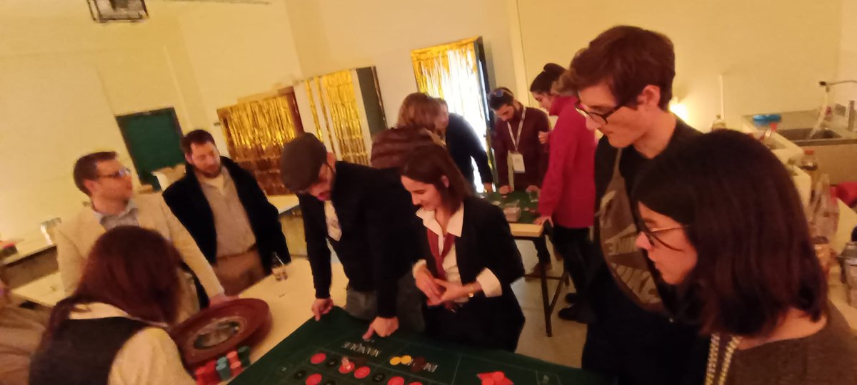 FuksLab's tweet image. What a great Christmas lab party! 🥳 We didn't break the bank but at least we had some pizzas 🍕 #Casinonight
