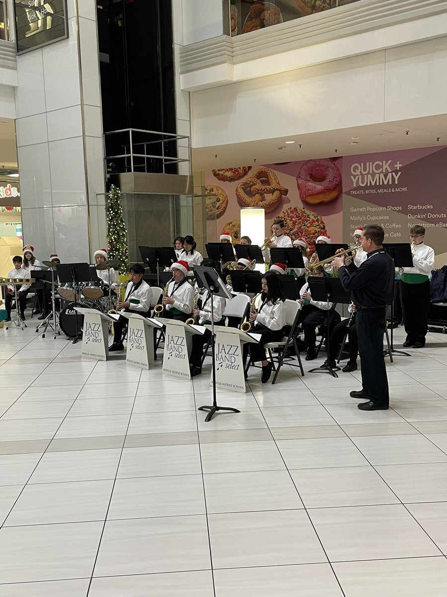 Shouts out to the RMS Jazz Band and director Marc Cash, live <a href="/WoodfieldMall/">Woodfield Mall</a> !!!
#ProudToBeD12