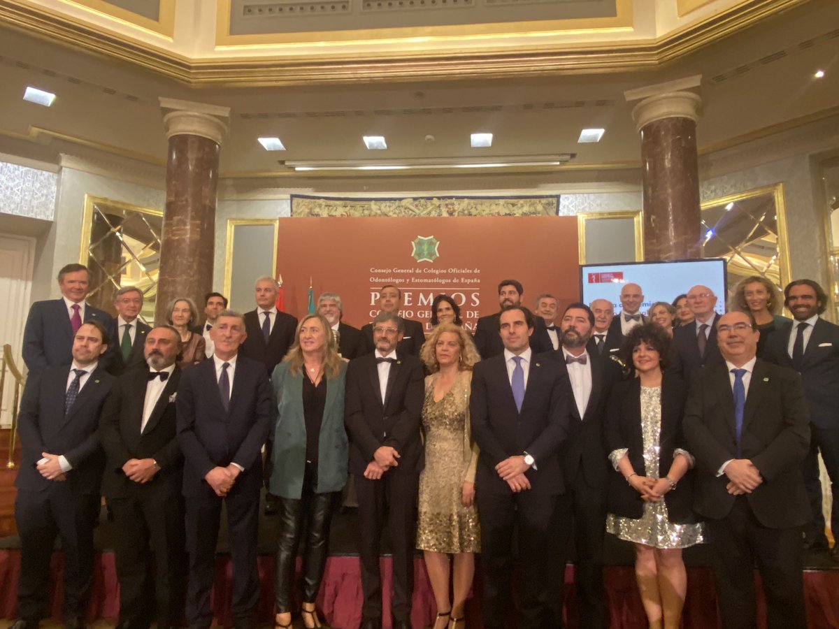 Consejo General de Dentistas de España (@cnsj_dentistas) on Twitter photo Foto de familia de todos los premiados en los #PremiosConsejoDentistas2022 del <a href="/CNSJ_Dentistas/">Consejo General de Dentistas de España</a>. 📸 🏆 Foto de familia de todos los premiados en los #PremiosConsejoDentistas2022 del <a href="/CNSJ_Dentistas/">Consejo General de Dentistas de España</a>. 📸 🏆