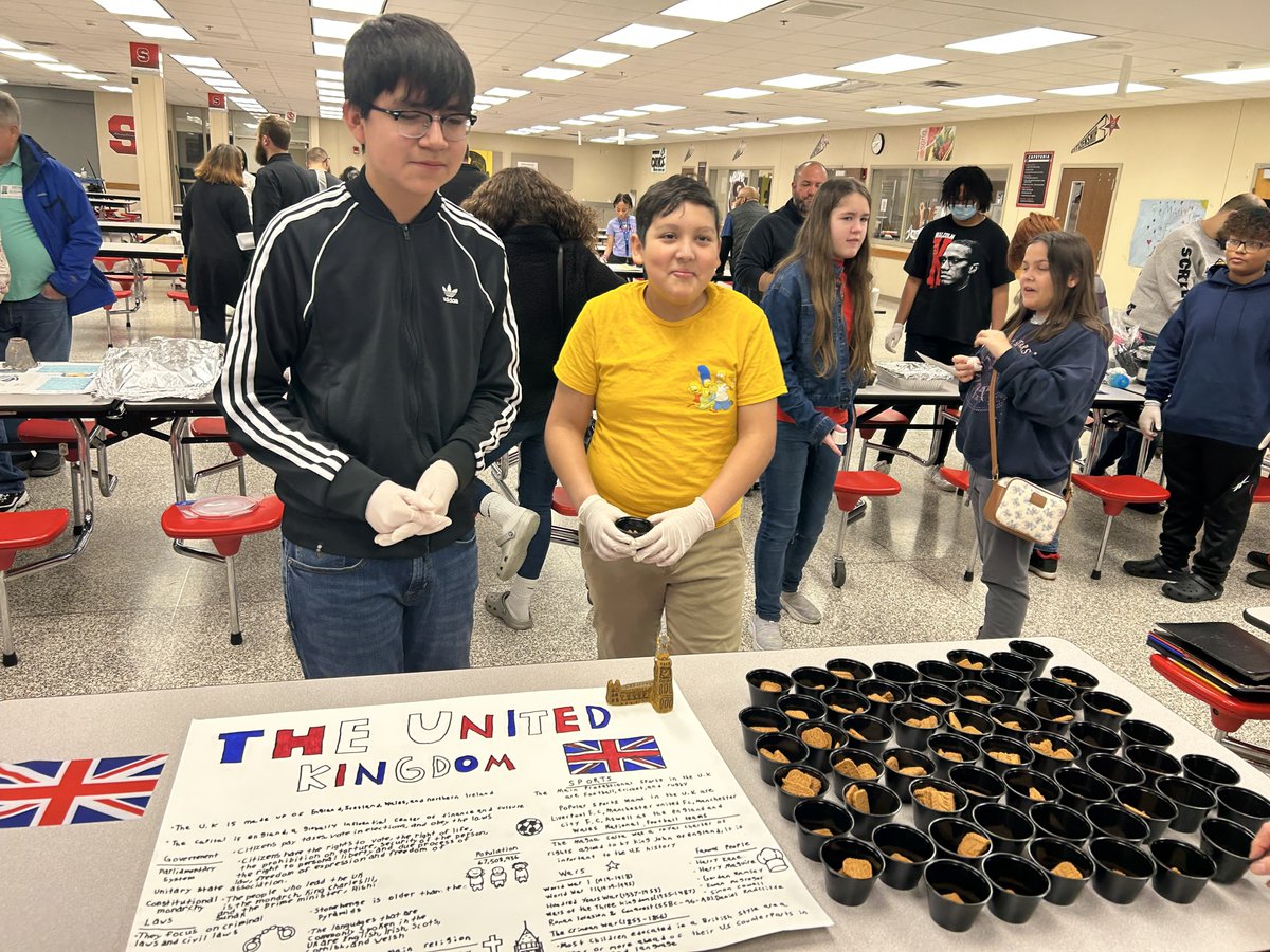 MalcoGilchri's tweet photo. Big shoutout to Ms. Benefiel and her 7th Grade students at @StonyIMS for the amazing World's Fair they put on this week! I loved learning about so many different countries from these dedicated scholars!
#WarrenWill #SocialStudies https://t.co/RxkY9ocyfz
