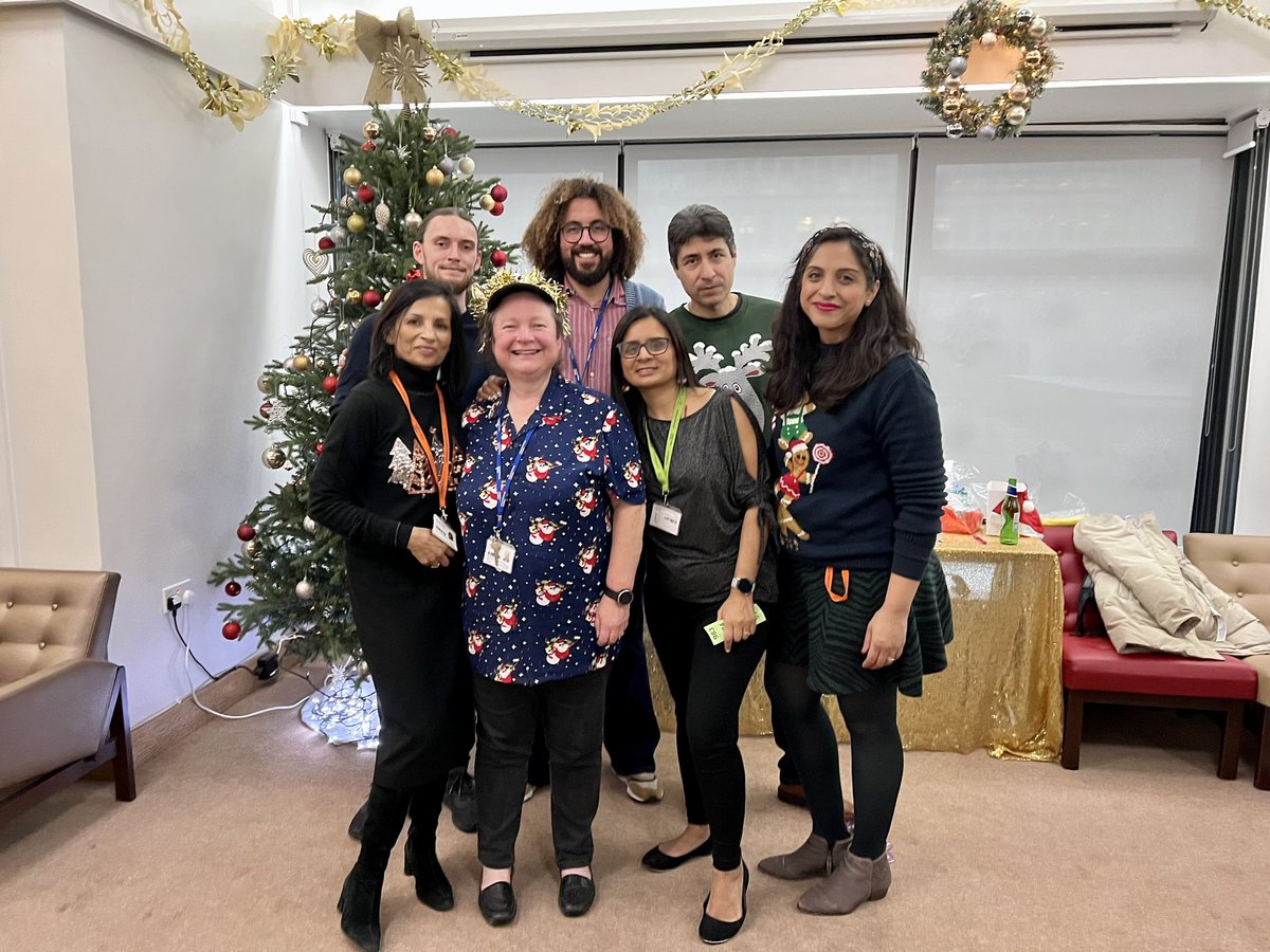 OkMatar's tweet photo. #Christmas party in @ImperialChemEng 🎄⛄️❄️🎁😊

Special thanks to our wonderful Events Committee 👏🙌 🙏 @Anushaaasp @LKahouadji @SEverallPayne, Bhavna, Sneha &amp; James

#HappyHolidays to all #OurImperial students, staff, alumni &amp; friends everywhere 💙 https://t.co/tDAPWckE2K