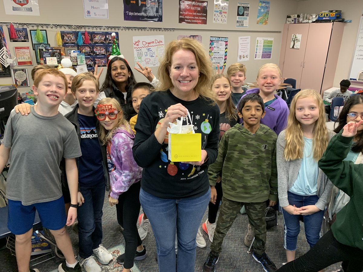 CollinsCobras's tweet image. Collins just finished its 5th year of participating in #HourOfCode #CSeduweek with activities from @CodeMonkeySTU &amp;amp; @codeorg We’re thankful for @raisingcanes The Woodlands, @KendraScott @ILoveBlueBell for their donations for teacher participation! @hadip @CISDCandI @CISD_Connects