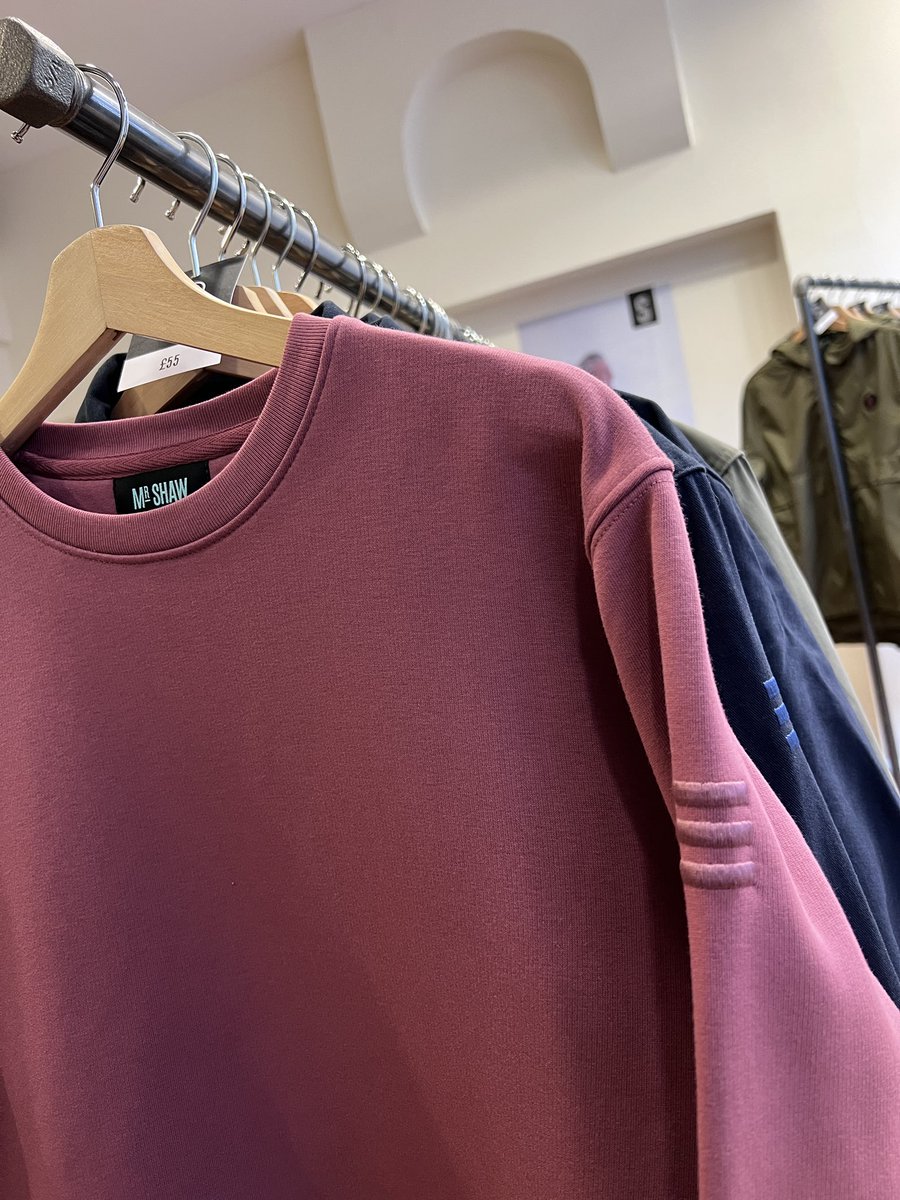 KMShaw75's tweet image. New in. 

🤩 

Hopefully see ya tomorrow in the shop. 

Next year we can have a beer in the shop 🤩how cool is that. 

Plus live acoustic music from Derbyshire’s finest. 

Excited yes! 

Broke I am. But I’m doing something with purpose. Come with me on this journey ✌🏼