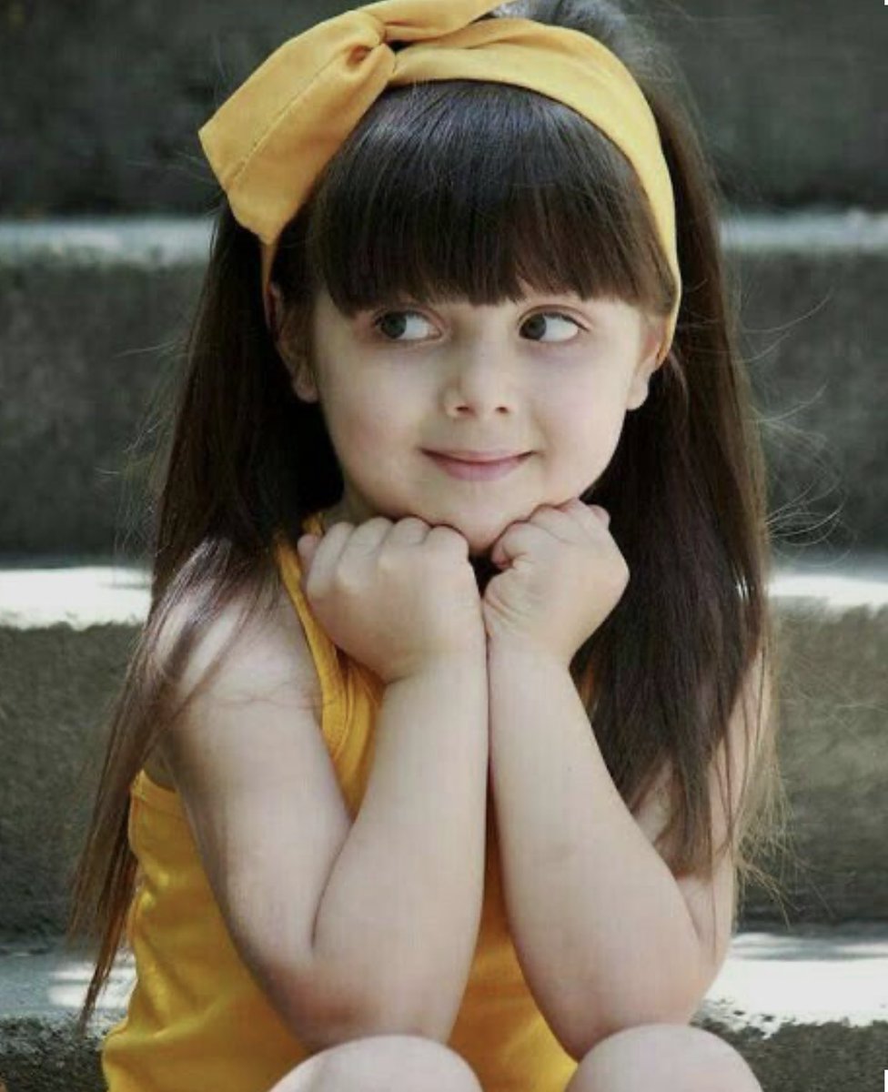 يقولي
أكثر من غرام المحبين انا بك مغرم
واقول انا يكفيني غرامك عن العالم ❤️